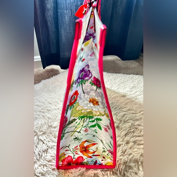 GUCCI Textured Vinyl Flora Printed Tote Bag w/ pink Leather Straps - Picture 6 of 9